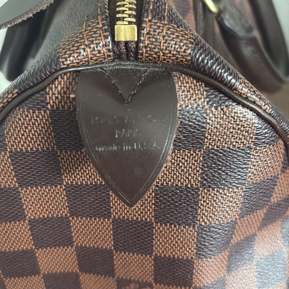 LOUIS VUITTON speedy 30 Damier. Authentic
EUC - Picture 8 of 10